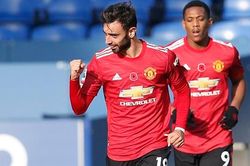 Bruno Fernandes: Lá bùa hộ mệnh của Ole Gunnar Solskjaer