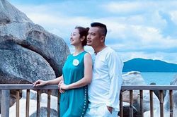 Hoa hậu Jennifer Phạm khoe ảnh tình tứ bên chồng kèm lời đường mật khiến ai cũng lịm tim