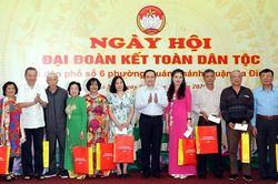 Ngày hội Đại đoàn kết toàn dân tộc ở khu dân cư số 6 phường Quán Thánh