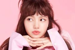 Thì ra Lisa cũng giống chúng ta: Từng mua hàng xong nhưng phải trả lại vì... tiếc tiền