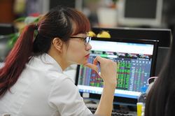 VN-Index vượt mốc 950 điểm