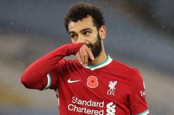 Điều luật bảo thủ làm hại các đại gia Premier League