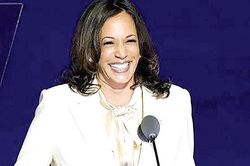 'Phó tướng' Kamala Harris truyền cảm hứng cho nữ giới
