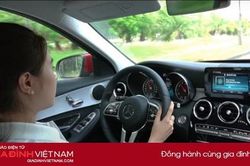 Phụ nữ không có năng khiếu, đừng cố cầm vô lăng