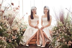 Á hậu Thụy Vân và bạn gái NSND Công Lý hóa cô dâu đẹp lộng lẫy