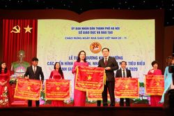 Hà Nội tuyên dương các điển hình tiên tiến, nhà giáo mẫu mực năm 2020