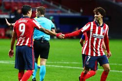 'Súng hai nòng' Suarez-Felix nâng bước Atletico