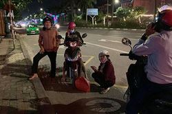Người phụ nữ đi chữa bệnh bị giật túi xách, mất vé máy bay