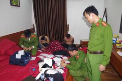 39 đối tượng sử dụng ma túy, đánh bạc, mua bán dâm trong khách sạn ở Hà Nam