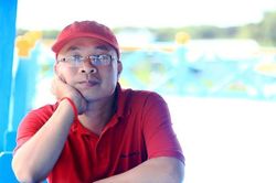 Ai sẽ khóc?