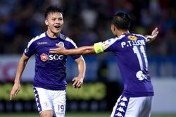 Quang Hải thua Bruno và Pedro trong cuộc đua cá nhân tháng 10 V-League