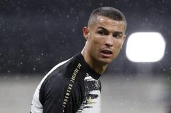 Solskjaer được cầu thủ MU 'bảo kê', Juventus bán Ronaldo
