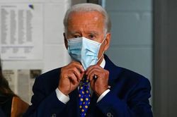 Tổng thống sơ cử Joe Biden và Donald Trump chúc mừng Pfizer về thành tựu vắc-xin Covid-19