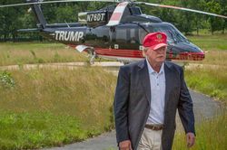Tổng thống Donald Trump rao bán trực thăng riêng, bất ngờ nhất là mức giá