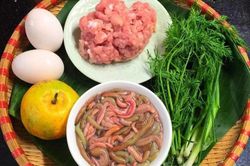 Rươi đang vào mùa, bạn đã biết cách chọn rươi ngon, để lâu không hỏng chưa?
