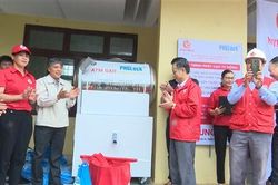 Cam Lộ: Khai trương máy ATM gạo miễn phí cho người nghèo
