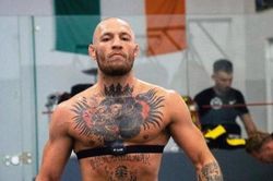 Thân hình của McGregor to lớn sau 3 năm