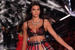 Hình xăm ý nghĩa của Kendall Jenner, Justin Bieber
