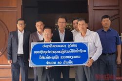 Tỉnh Oudomxay, Lào ủng hộ miền trung Việt Nam khắc phục hậu quả lũ lụt