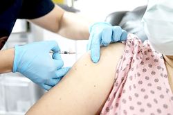 Vaccine Covid-19 tạo cú hích cho kinh tế