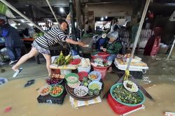 Đi chợ mùa lũ