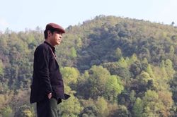 A Sáng - Người từ núi xuống phố