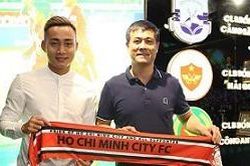 Kẻ ở, người đi sau V.League 2020