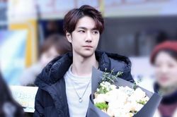 Mãi làm thinh trước tin đồn tình ái, Vương Nhất Bác bị chính fan ruột quay lưng