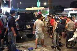 TPHCM: Xe ô tô đâm hàng loạt xe máy, nhiều người bị thương