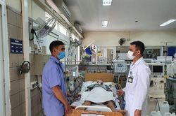 Người đàn ông 32 tuổi mất mạng sau khi uống rượu với thịt chó