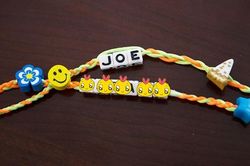 Ông Joe Biden từng tặng chiếc vòng ghép hai cái tên này cho ai mà khiến netizen ngưỡng mộ?