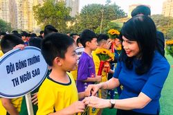 32 đội tham gia giải bóng đá thiếu niên - nhi đồng quận Thanh Xuân