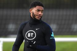Đến lượt Joe Gomez chấn thương, Liverpool khủng hoảng hàng thủ