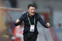 HLV Trương Việt Hoàng, từ siêu phẩm vào lưới Thái Lan đến chức vô địch V-League