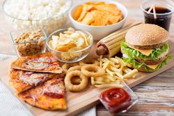 Sự thật 'kinh hoàng' về đồ ăn nhanh nhân viên không bao giờ tiết lộ