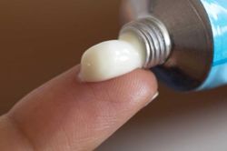 Có thuốc nào trị nứt kẽ hậu môn?