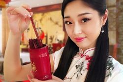Những mặt hàng kỳ quặc được bán online