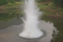 Dùng thuốc nổ đánh cá, 2 người trọng thương