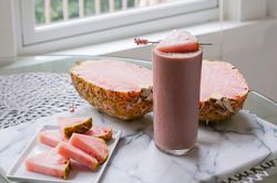 Tò mò giống dứa ruột hồng thơm như kẹo đang gây sốt thị trường