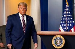 Sau cuộc bầu cử Mỹ 2020, Tổng thống Trump ký sắc lệnh mới, Trung Quốc lại 'lãnh đòn'