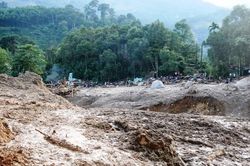 Quảng Nam khẩn cấp sơ tán 10 nghìn hộ dân ở vùng nguy cơ sạt lở