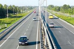 'Nằm lòng' kinh nghiệm lái xe trên đường cao tốc