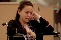 Clip Hồ Ngọc Hà nức nở khi Kim Lý quỳ gối cầu hôn