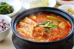 Bí quyết nấu canh kim chi thịt bò chuẩn vị truyền thống Hàn Quốc