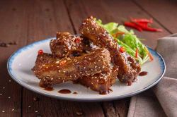 Người Singapore có cách làm món sườn thơm ngon chỉ nhờ một nguyên liệu cực kỳ quen thuộc
