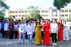 Vững bước với sự nghiệp trồng người vùng ATK