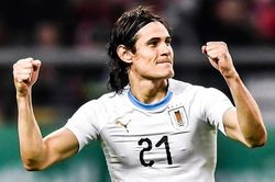 Cavani tỏa sáng trong ngày tái xuất tuyển Uruguay