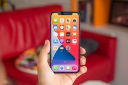 iPhone 12 gặp lỗi lạ