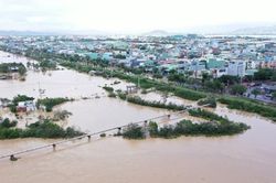 Tăng sức đề kháng cho dân vùng lũ với '4 tại chỗ'