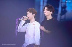 Jungkook BTS từng mặc kệ Jimin đau khổ vì mê mẩn một thứ khác